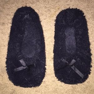 House Shoes/Slippers